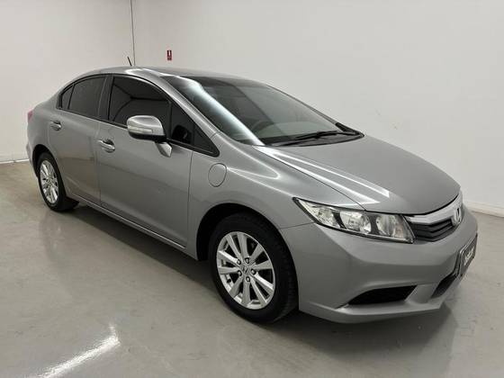 HONDA CIVIC 1.8 LXL 16V FLEX 4P AUTOMÁTICO HONDA CIVIC 1.8 LXL 16V FLEX 4P AUTOMÁTICO